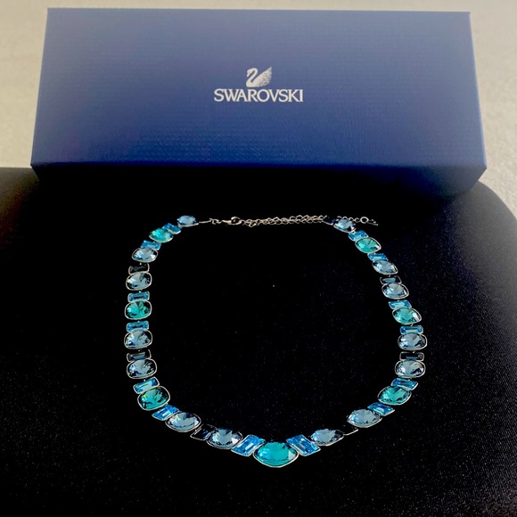Swarovski Necklace with crystals in stunning variety of blue shades. - Picture 3 of 7
